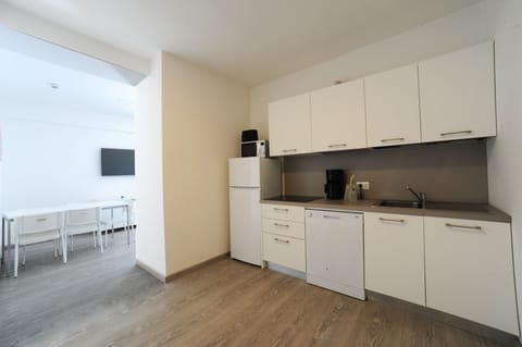 Apartment, 2 Bedrooms | Private kitchen | Fridge, microwave, stovetop, dishwasher