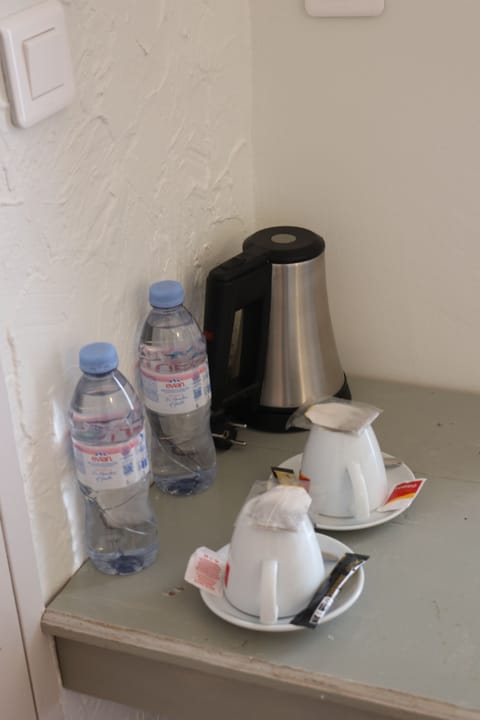 Twin Room, Ensuite (n°2 Chambre) | Blackout drapes, soundproofing, bed sheets