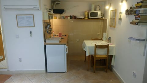 Apartment for 2 people | Private kitchen | Fridge, microwave, coffee/tea maker, electric kettle