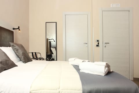 Double Room | In-room safe, desk, iron/ironing board, cribs/infant beds