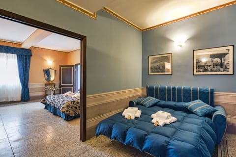 Superior Suite | Minibar, desk, blackout drapes, free WiFi