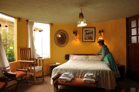 Premium bedding, Tempur-Pedic beds, desk, soundproofing