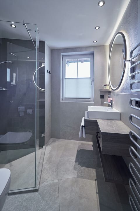 Free toiletries, hair dryer, bathrobes, towels