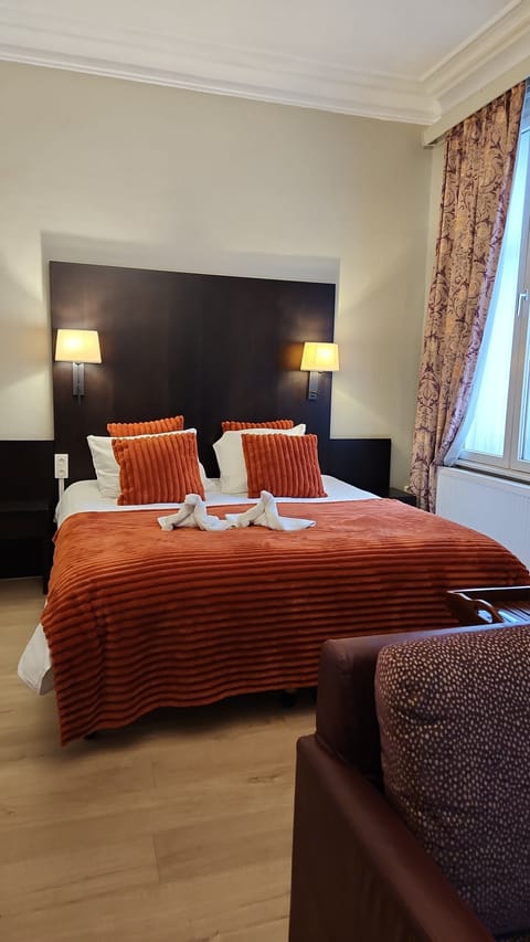 Classic Quadruple Room, 1 Bedroom | Premium bedding, blackout drapes, free WiFi, bed sheets