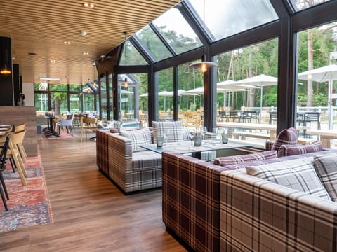 Lunch and dinner served, pool views