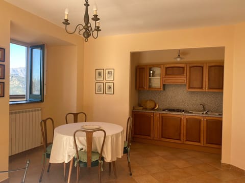 Apartment, Kitchenette | Private kitchenette