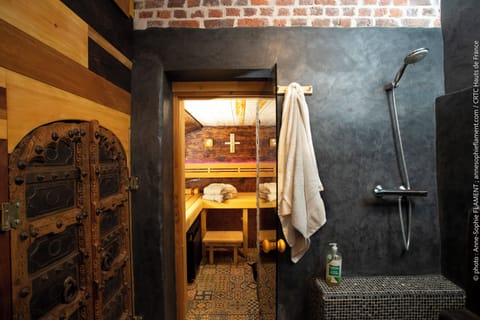 Deep-tissue massages