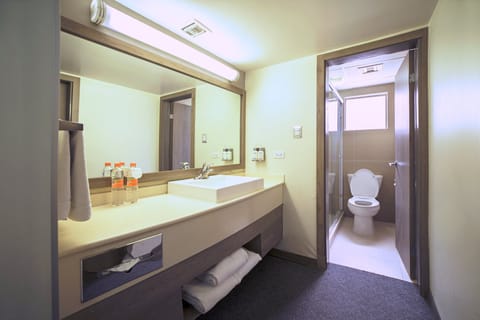 Suite, Multiple Beds | Bathroom | Shower, towels