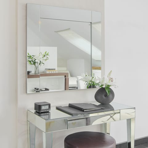 Premium Suite with Terrace and Old Town View | Living area | LCD TV