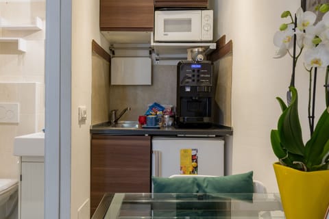 Basic Room (Small Room) | Egyptian cotton sheets, premium bedding, down comforters