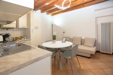 Comfort Triple Room (Triple Room) | Living area | 32-inch LCD TV with digital channels, TV