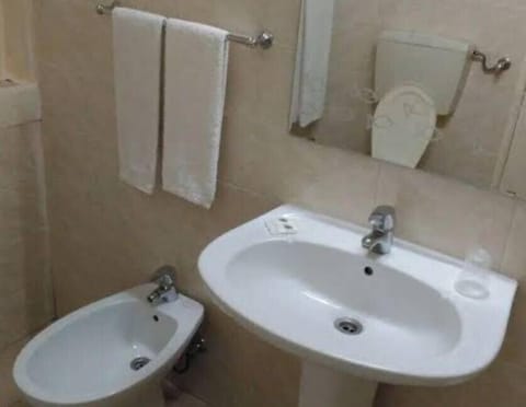 Triple Room | Bathroom | Towels, toilet paper