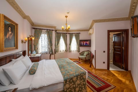 Deluxe Double Room | Pillowtop beds, minibar, in-room safe, desk