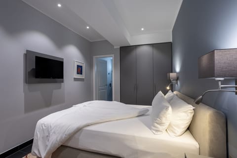 Grand Suite Double | Premium bedding, in-room safe, desk, blackout drapes