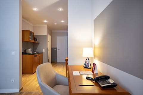 101-cm flat-screen TV with digital channels, TV