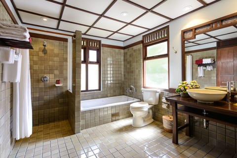 Thai Style Deluxe | Bathroom | Separate tub and shower, free toiletries, hair dryer, bathrobes