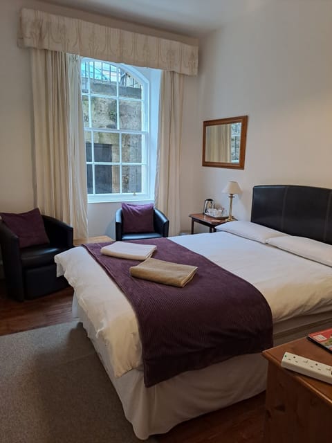 Double Room, Ensuite (Room 2)