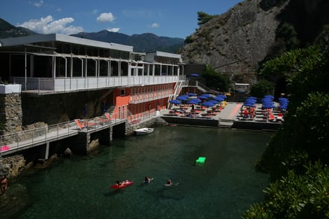 Private beach, sun loungers, beach umbrellas, beach towels