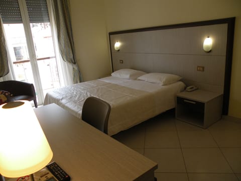 City Triple Room, City View | Down comforters, minibar, in-room safe, desk