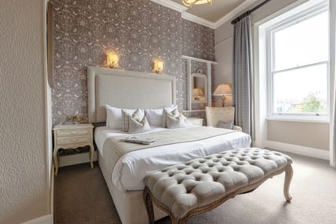 Deluxe Room | In-room safe, desk, iron/ironing board, free WiFi