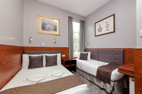 Triple Room | Free WiFi, bed sheets