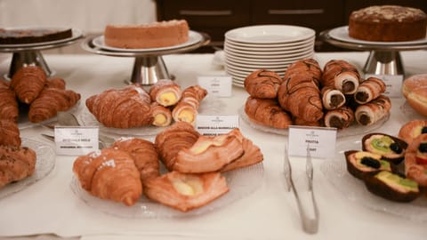Daily buffet breakfast (EUR 9 per person)