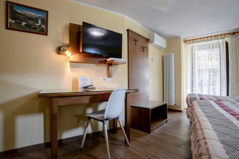 Double Room | Desk, free WiFi