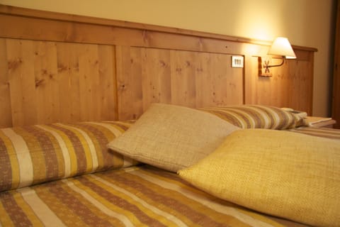 Double Room | In-room safe, cribs/infant beds, rollaway beds, free WiFi