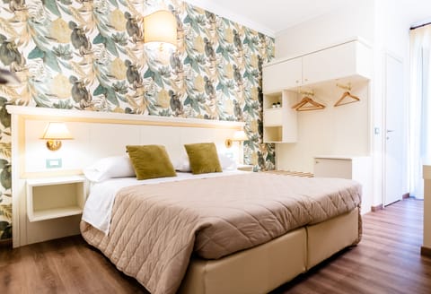 Double Room | Minibar, in-room safe, desk, soundproofing