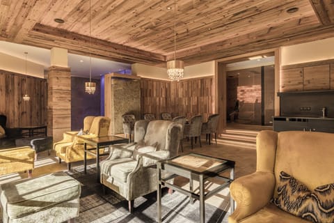 Couples treatment rooms, sauna, hot tub, steam room, Turkish bath