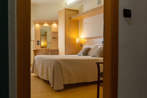 Superior Double Room | In-room safe, desk, free WiFi, bed sheets