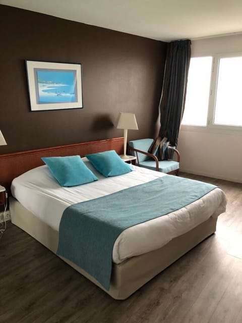 Superior Double Room, Sea View | Premium bedding, desk, blackout drapes, soundproofing