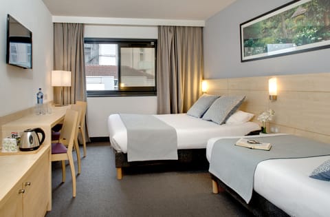 Comfort Triple Room | Premium bedding, in-room safe, blackout drapes, soundproofing