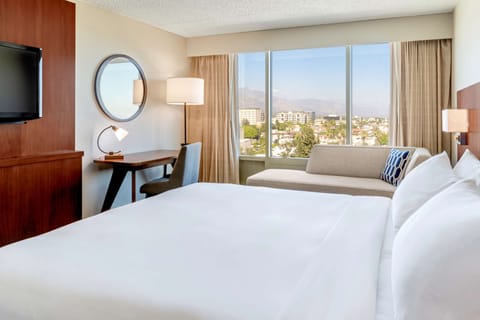 One King Bed, Mountain View | Premium bedding, down comforters, pillowtop beds, in-room safe