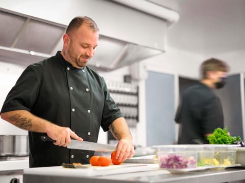 Dinner served, Regional cuisine, alfresco dining 