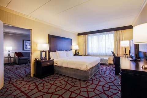 Suite, 1 King Bed, Non Smoking | In-room safe, blackout drapes, iron/ironing board