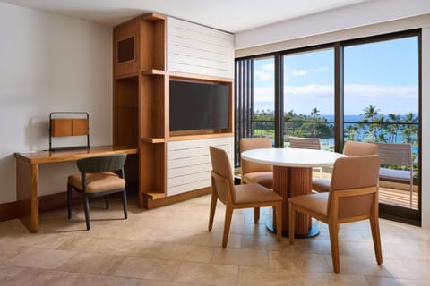 Ocean View Suite | Premium bedding, down comforters, free minibar items, in-room safe
