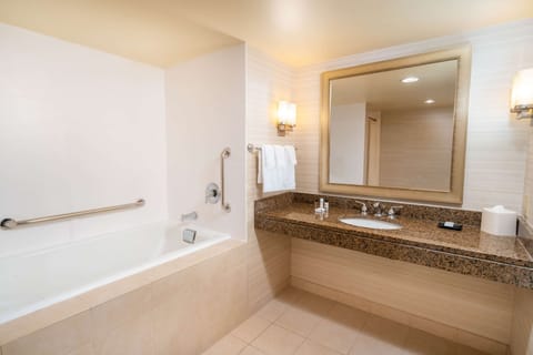 Room, 1 Bedroom, Accessible (Mobility & Hearing, Roll-in Shower) | Bathroom | Combined shower/tub, free toiletries, hair dryer, towels