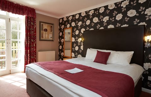 Iron/ironing board, free cribs/infant beds, rollaway beds, free WiFi