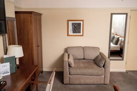 Superior Room | Desk, iron/ironing board, free WiFi