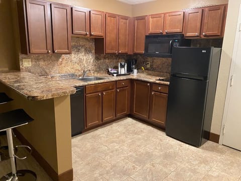 Suite, 1 King Bed (Extended) | Private kitchen | Mini-fridge, microwave, coffee/tea maker