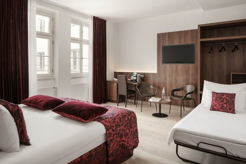 Deluxe Triple Room | Premium bedding, memory foam beds, minibar, in-room safe