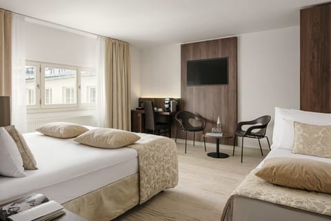 Deluxe Triple Room | Premium bedding, memory foam beds, minibar, in-room safe