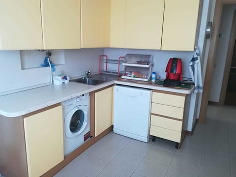 Apartment | Private kitchen | Fridge, microwave, stovetop, dishwasher