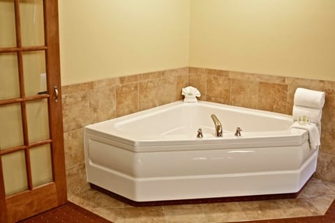 Suite, 1 King Bed, Accessible, Jetted Tub | Jetted tub