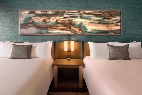 Premium bedding, in-room safe, individually decorated