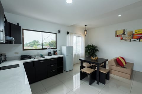 Deluxe Apartment, 1 Bedroom | 1 bedroom, free WiFi, bed sheets