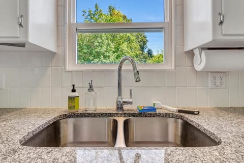Convenience and versatility are what our extra deep stainless-steel sink offers. Designed to handle all your kitchen needs with ease.
