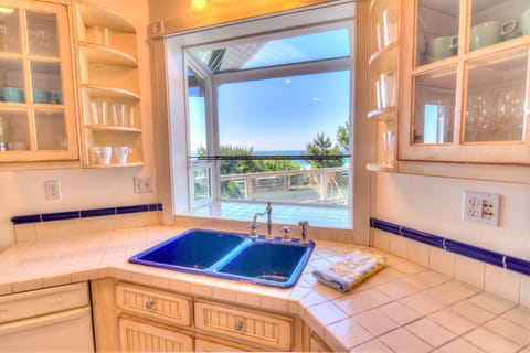 Washing dishes with views like this never gets old.