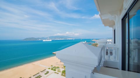 Premier Room, Balcony, Sea View | Beach/ocean view